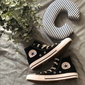 EUC converse Chucks size 1 (Kids)